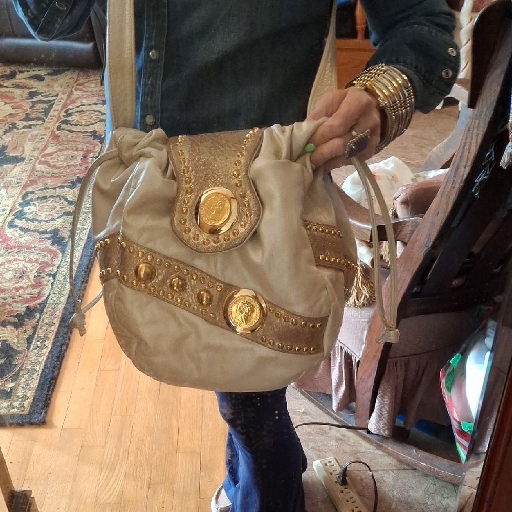 Chic Beige Women's Shoulder Bag with Gold Accents